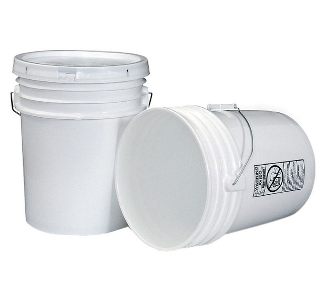 5 Gallon White Plastic Square Open Head Pail w/Metal Bail - Illing  Packaging - Packaging Specialist, Plastic Bottles, Metal Containers, Pails & Jerrycans