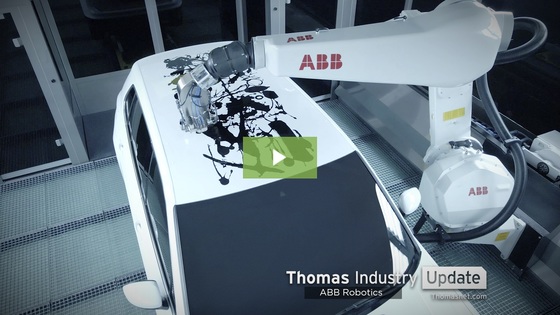 Robotic Seamlessly Paints World’s First “Artwork Automobile”