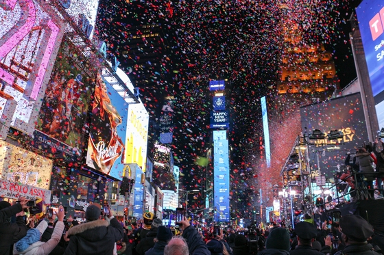 How the Times Square New Year's Eve Ball Has Transformed [A Byte Out of the Big Apple] - Vimarsana News