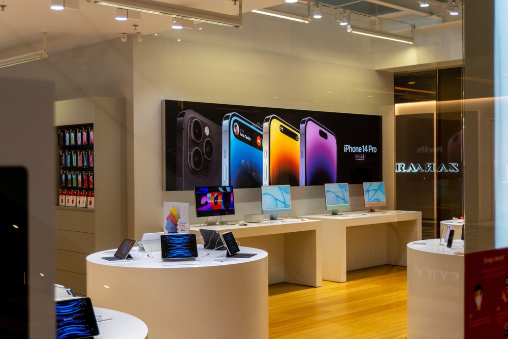Apple finally reopens its Texas stores