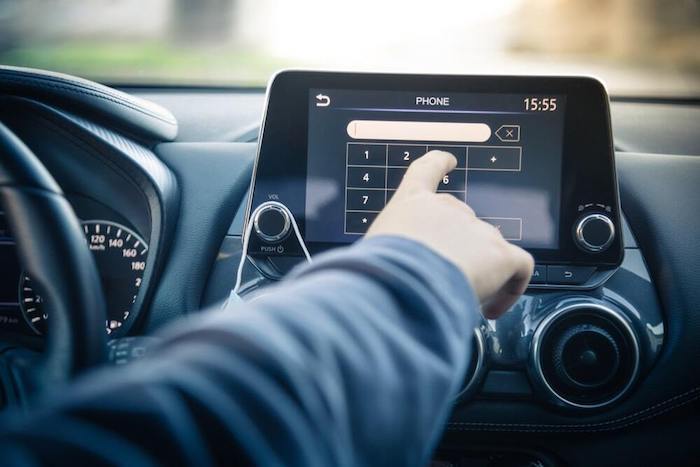 Android Auto vs Apple CarPlay: Which Is Better and Why - Guiding Tech