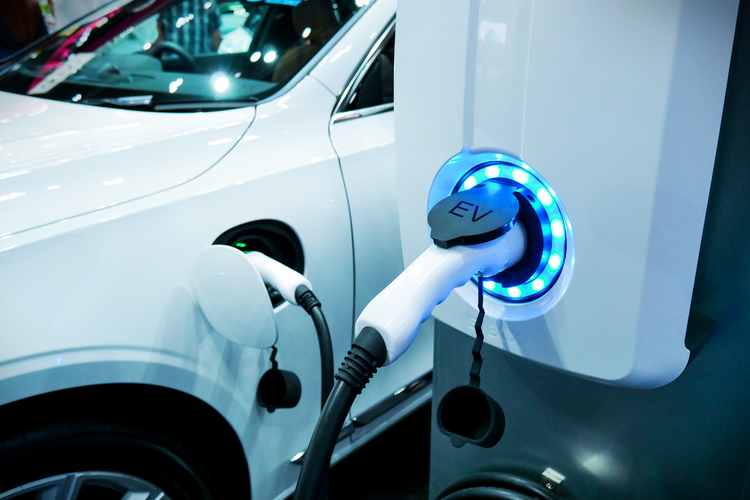 The 2022 Automotive Trends Report Reveals Lower Emissions, Steady