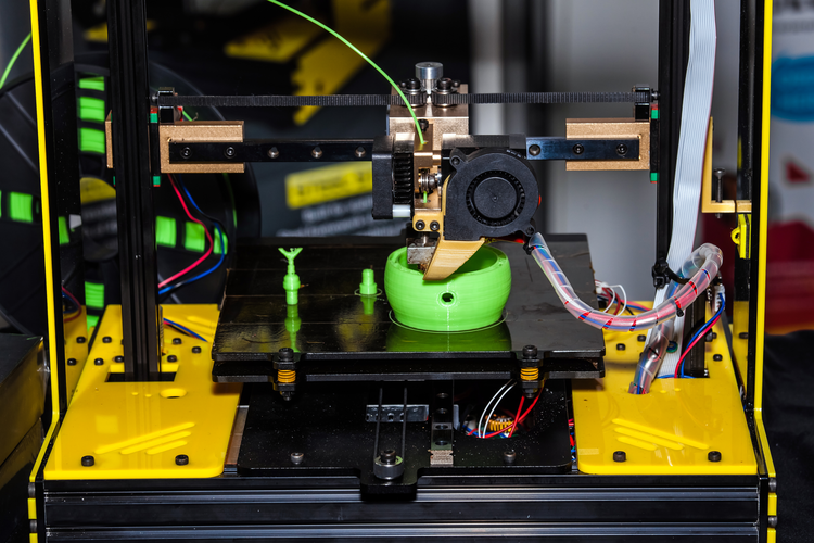 How to Use a 3D Printing Farm to Manufacture Lamps