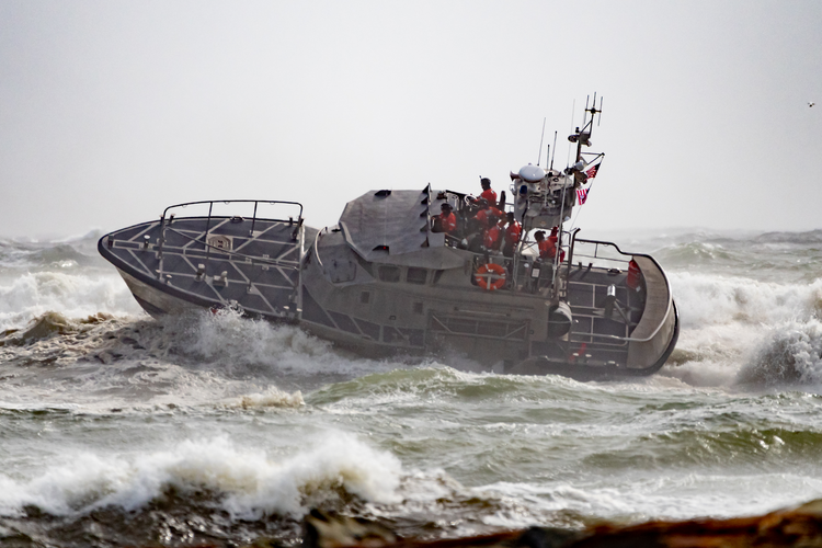 Coast Guard awards contract for 47-foot motor lifeboat service