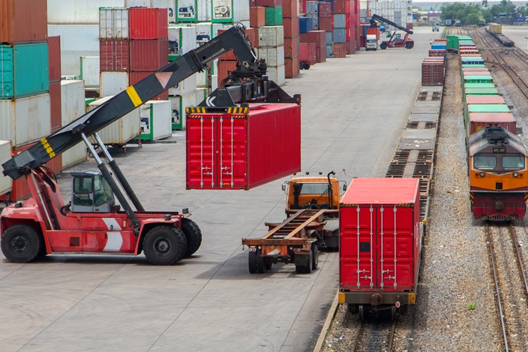 Reducing Material Handling Costs in the Supply Chain