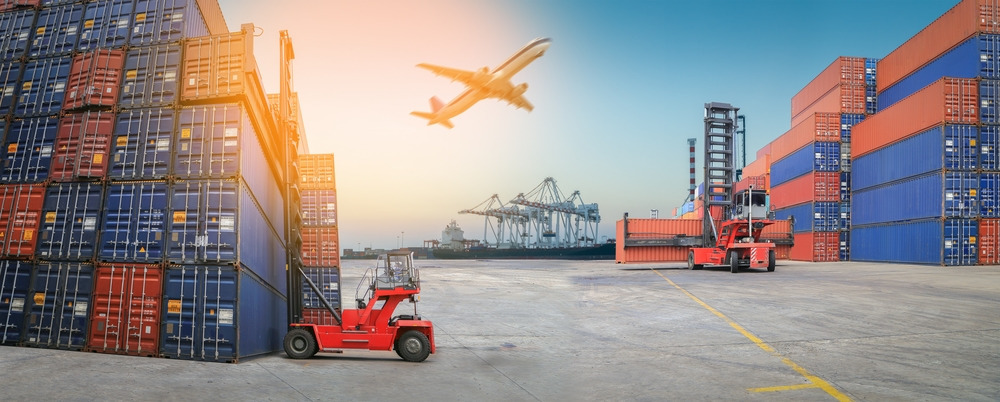 Freight Broker vs. Freight Forwarder - Penske Logistics