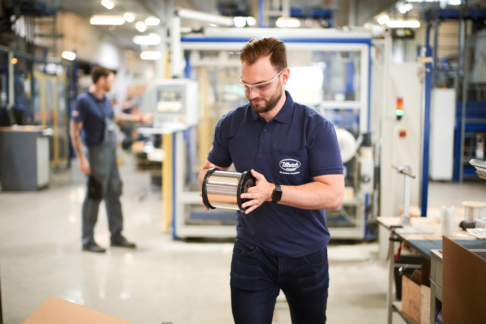 Medium_wire.jpg - a few seconds ago