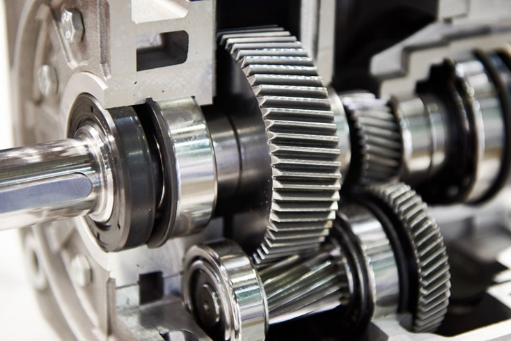 Single helical gears inside a gearbox, helical gear manufacturing process