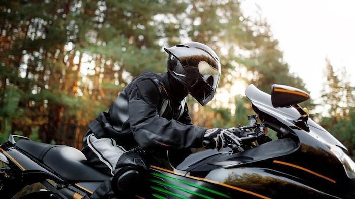 The 10 Best Motorcycle Helmets in 2022 (Including Flip-Up to Full Face