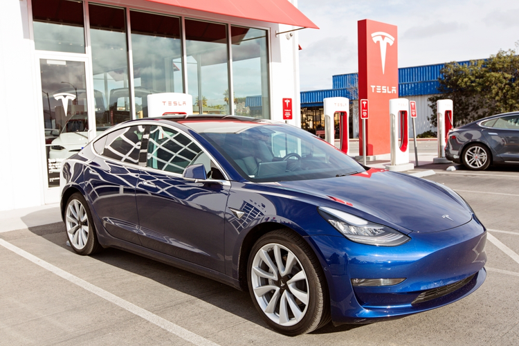 Tesla Admits to Pausing Model 3 Production