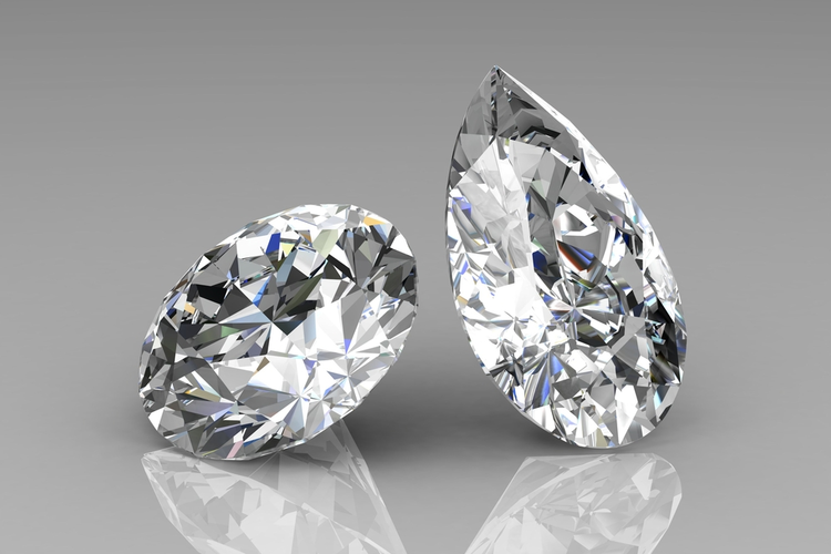 De Beers Expands into Factory-Made Diamonds