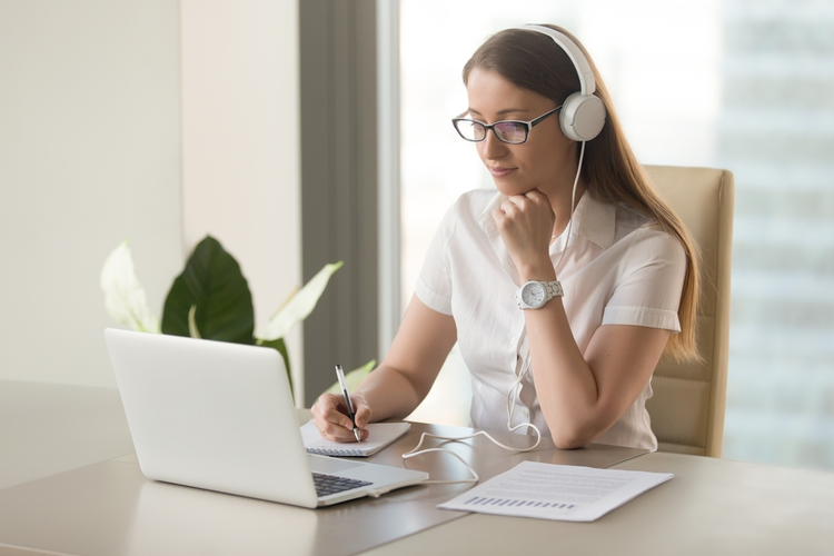 3 Ways Online Employee Training Can Help Your Business